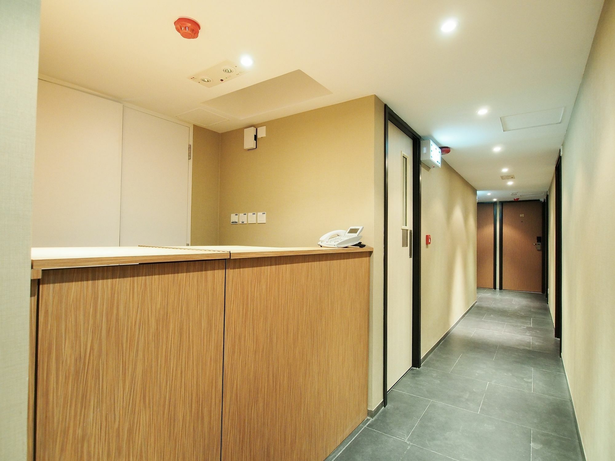Berlin Hotel 카우룽 외부 사진