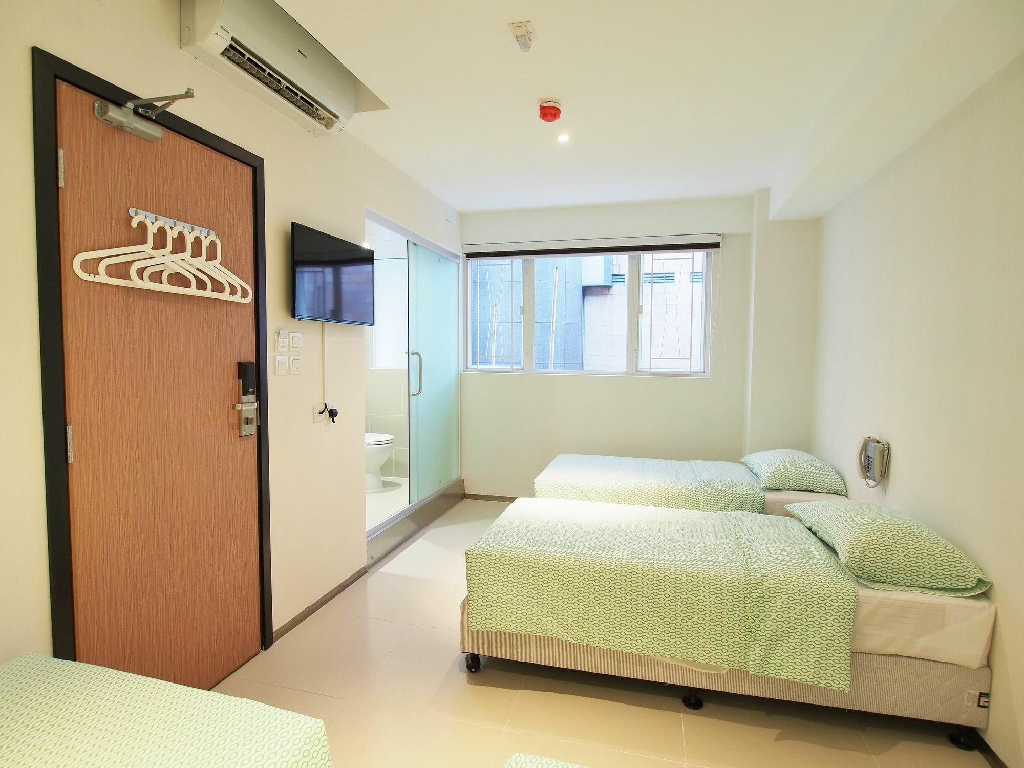 Berlin Hotel 카우룽 외부 사진